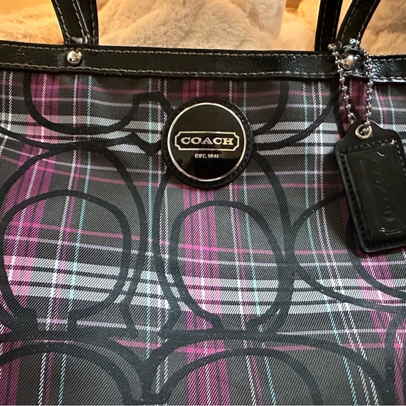 Coach Bag - Picture 2 of 7